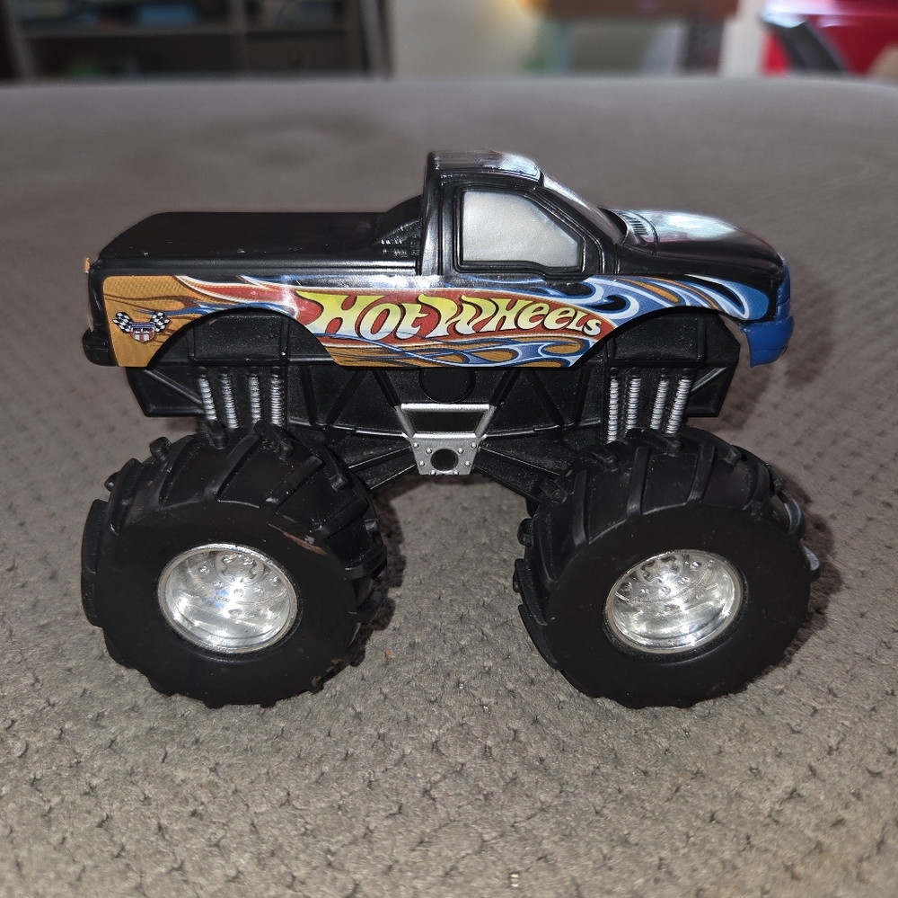 Vintage 2001 Mattel Hot Wheels Monster Jam Truck Friction Rev N Go HW Branded - Picture 3 of 12